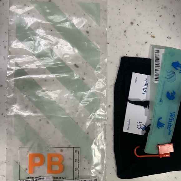 Off-White Face Mask - Picture 6 of 7